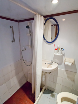 Bathroom Komodo live-board vessel